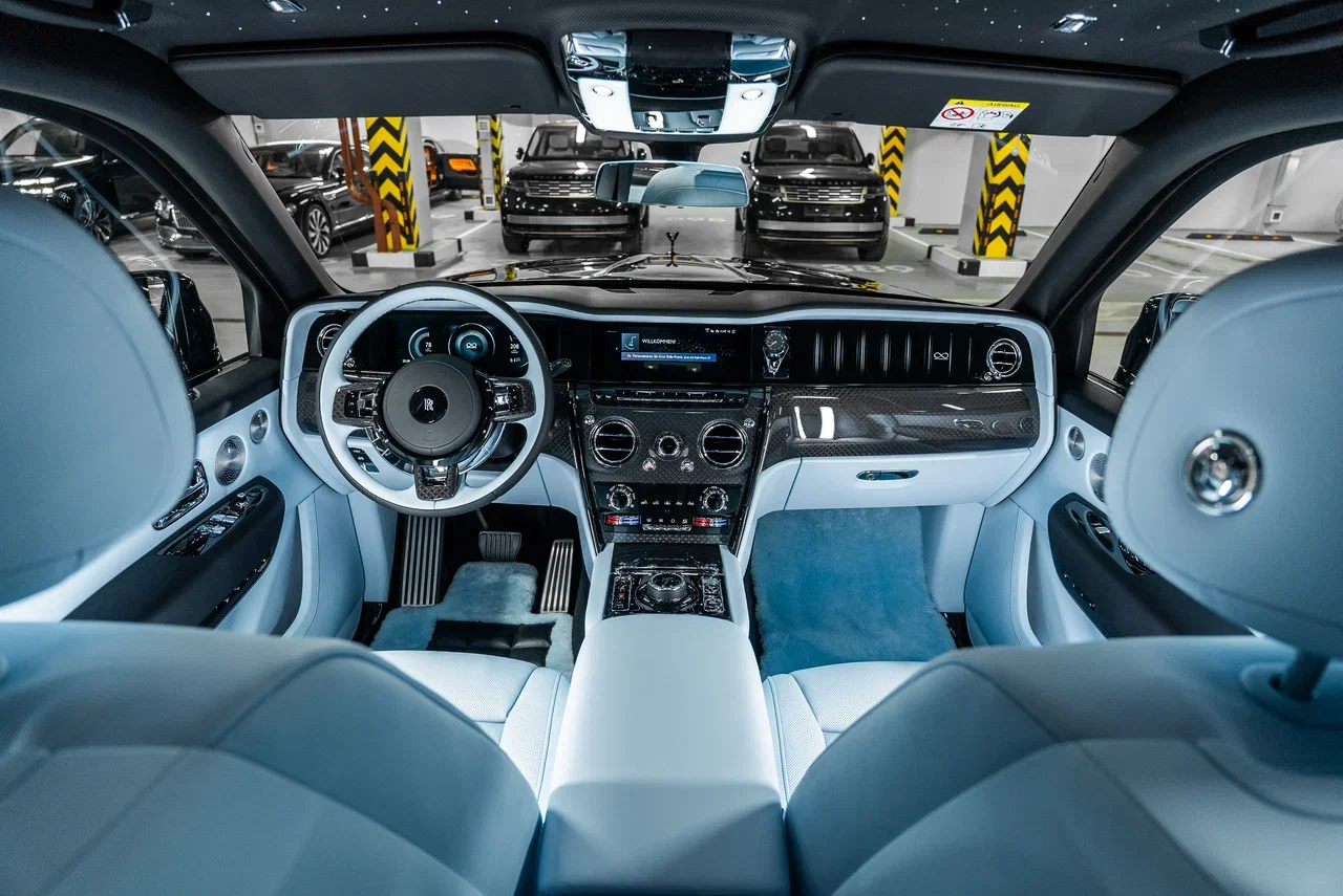 Rolls-Royce Cullinan Black Badge 2025 - фото 27
