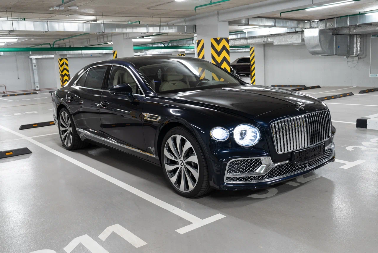 Bentley Flying Spur V8 2020 - фото 3