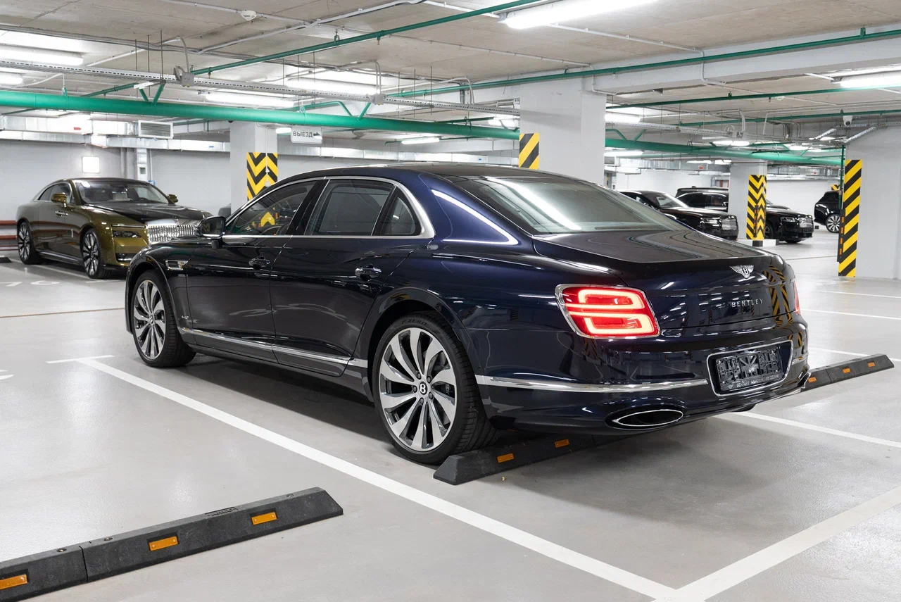Bentley Flying Spur V8 2020 - фото 6