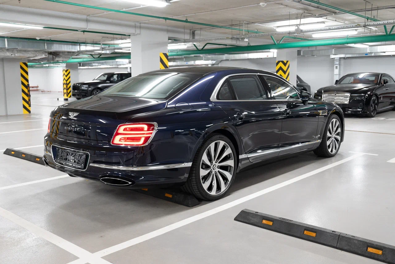 Bentley Flying Spur V8 2020 - фото 8