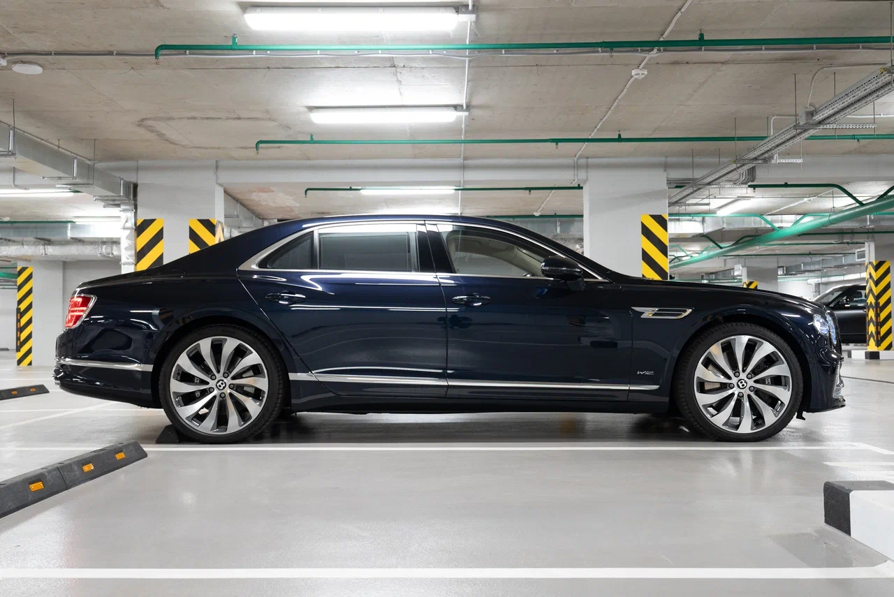 Bentley Flying Spur V8 2020 - фото 9