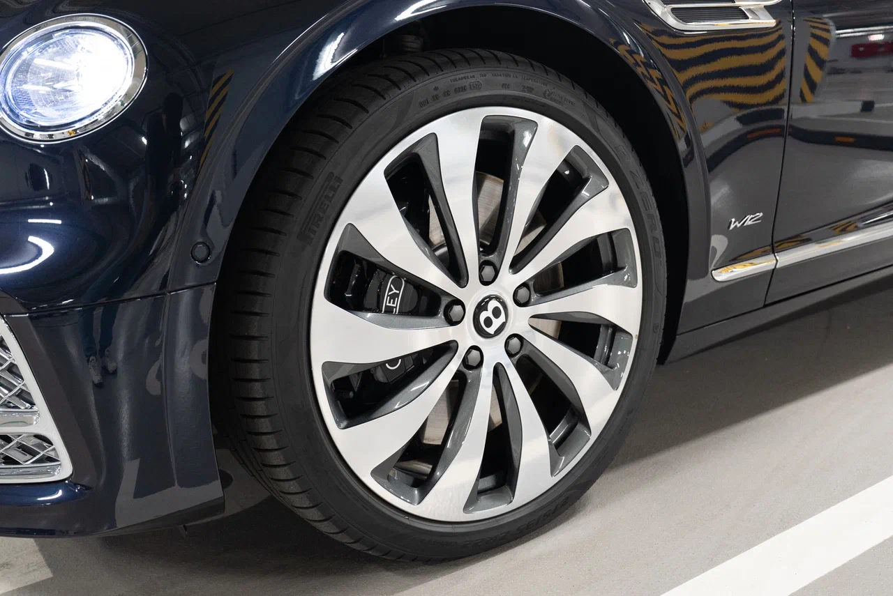 Bentley Flying Spur V8 2020 - фото 10