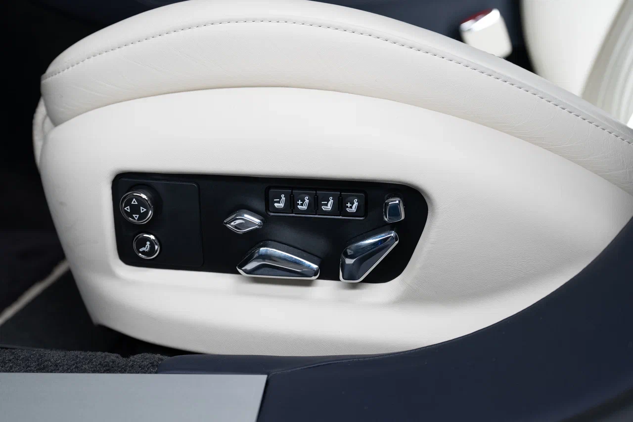 Bentley Flying Spur V8 2020 - фото 13