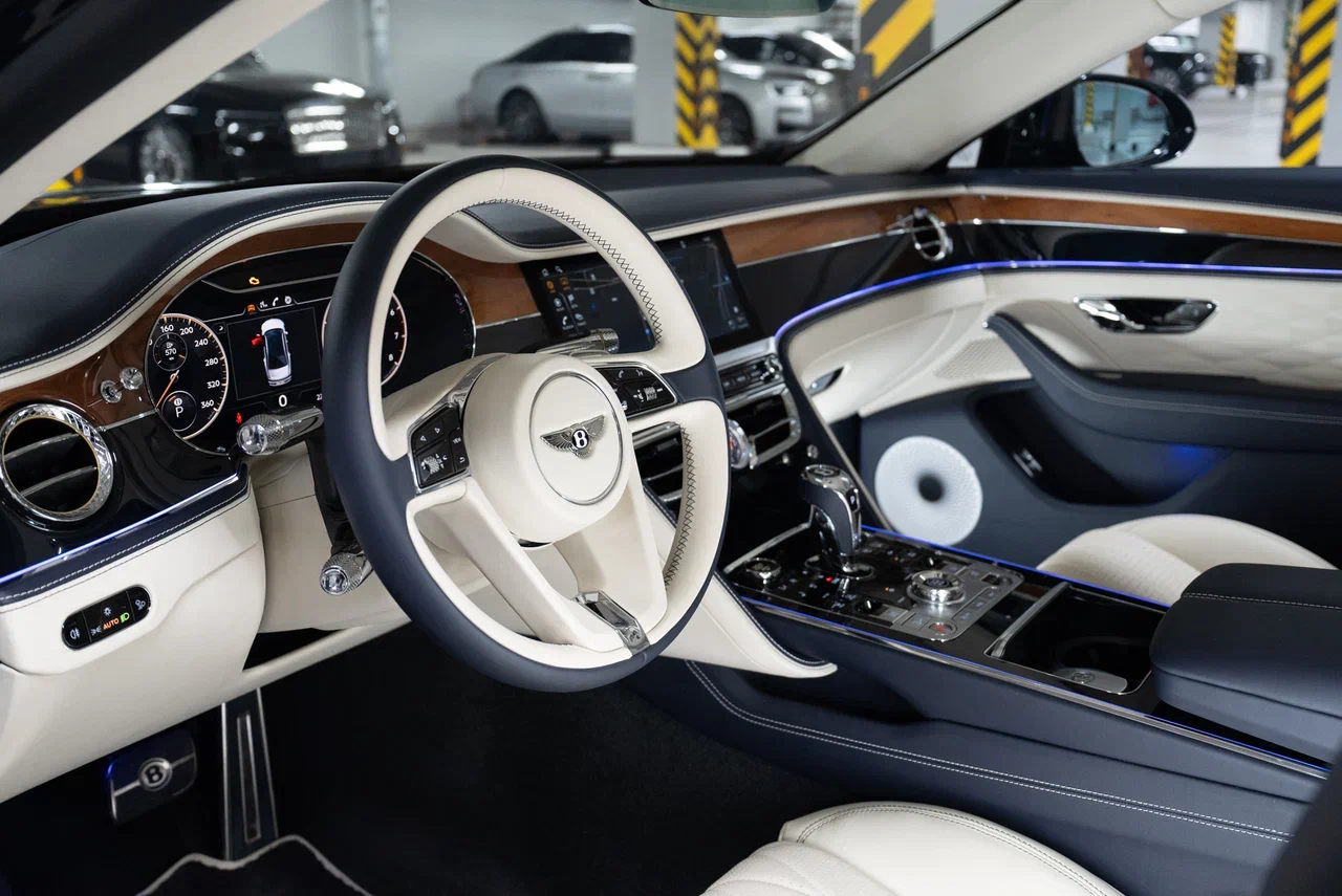 Bentley Flying Spur V8 2020 - фото 14