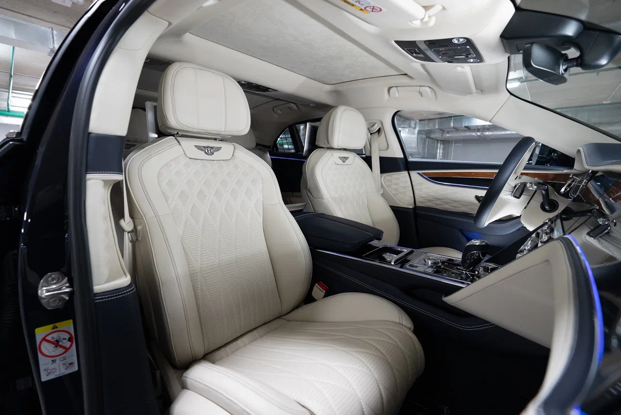 Bentley Flying Spur V8 2020 - фото 18