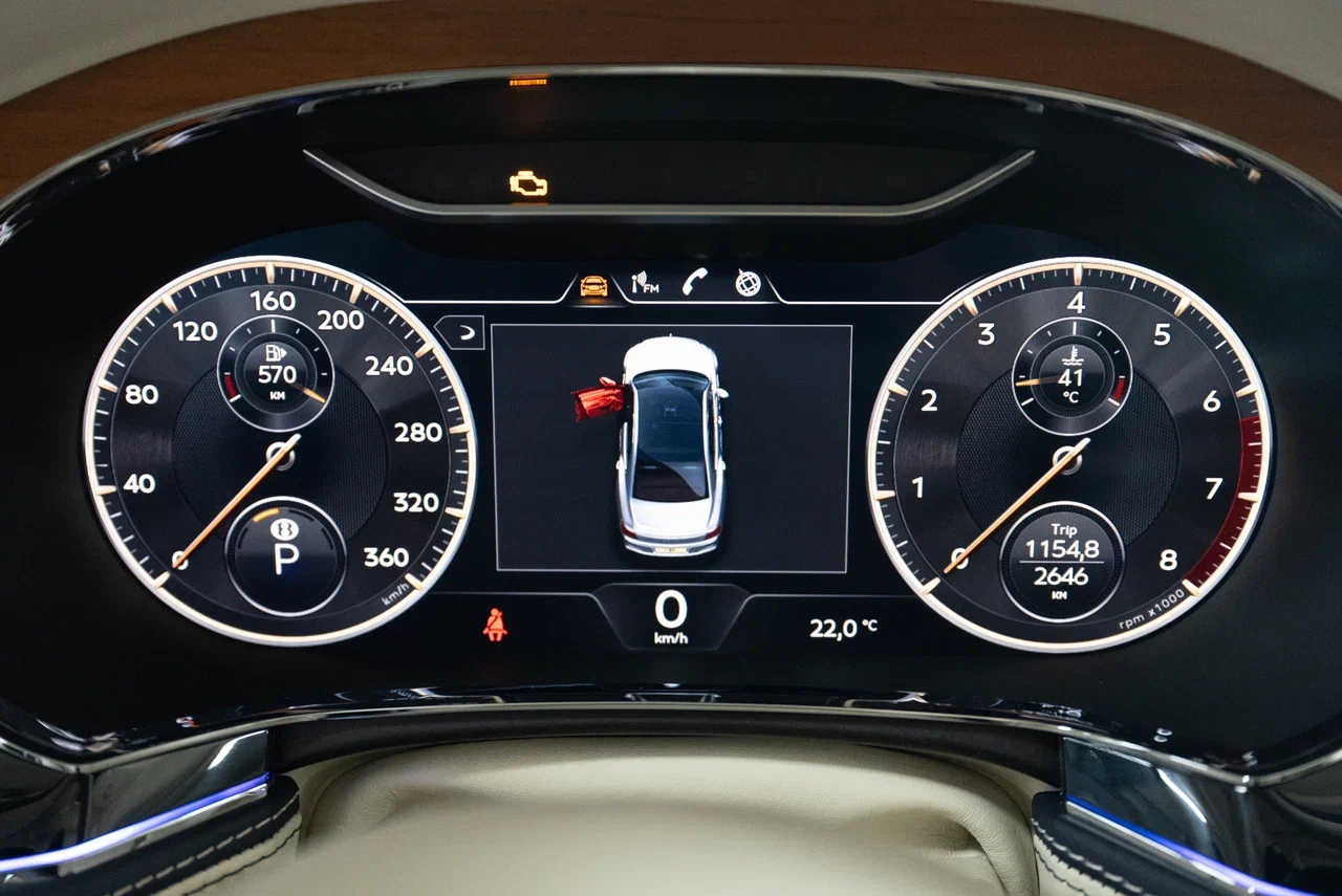 Bentley Flying Spur V8 2020 - фото 20