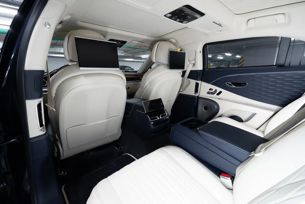 Bentley Flying Spur V8 2020 - фото 25