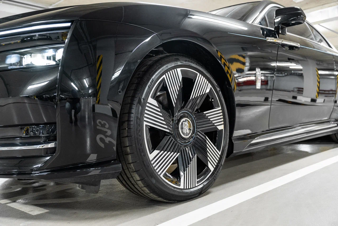 Rolls-Royce Spectre 2024 - фото 4