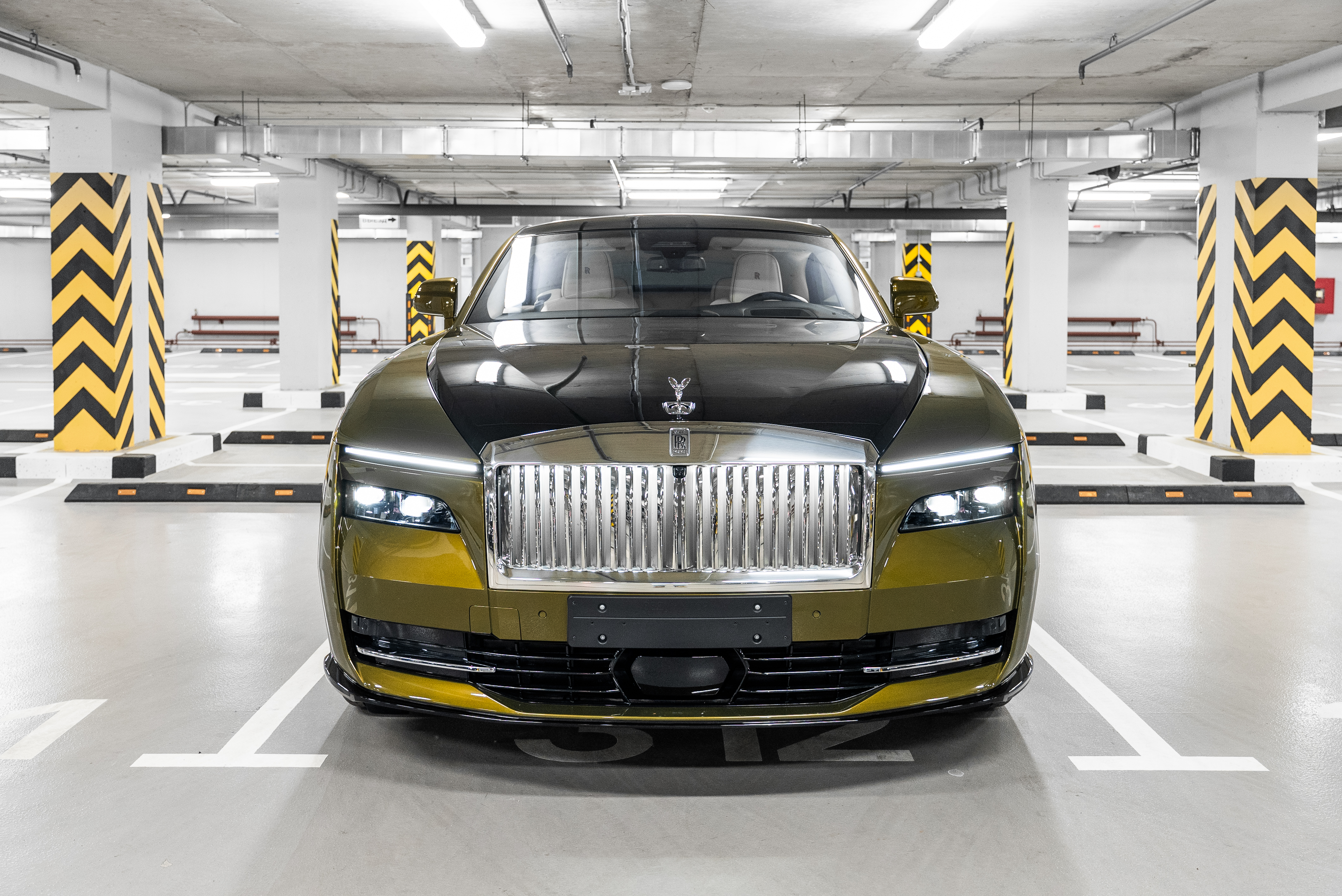 Rolls-Royce Spectre 2025 - фото 3