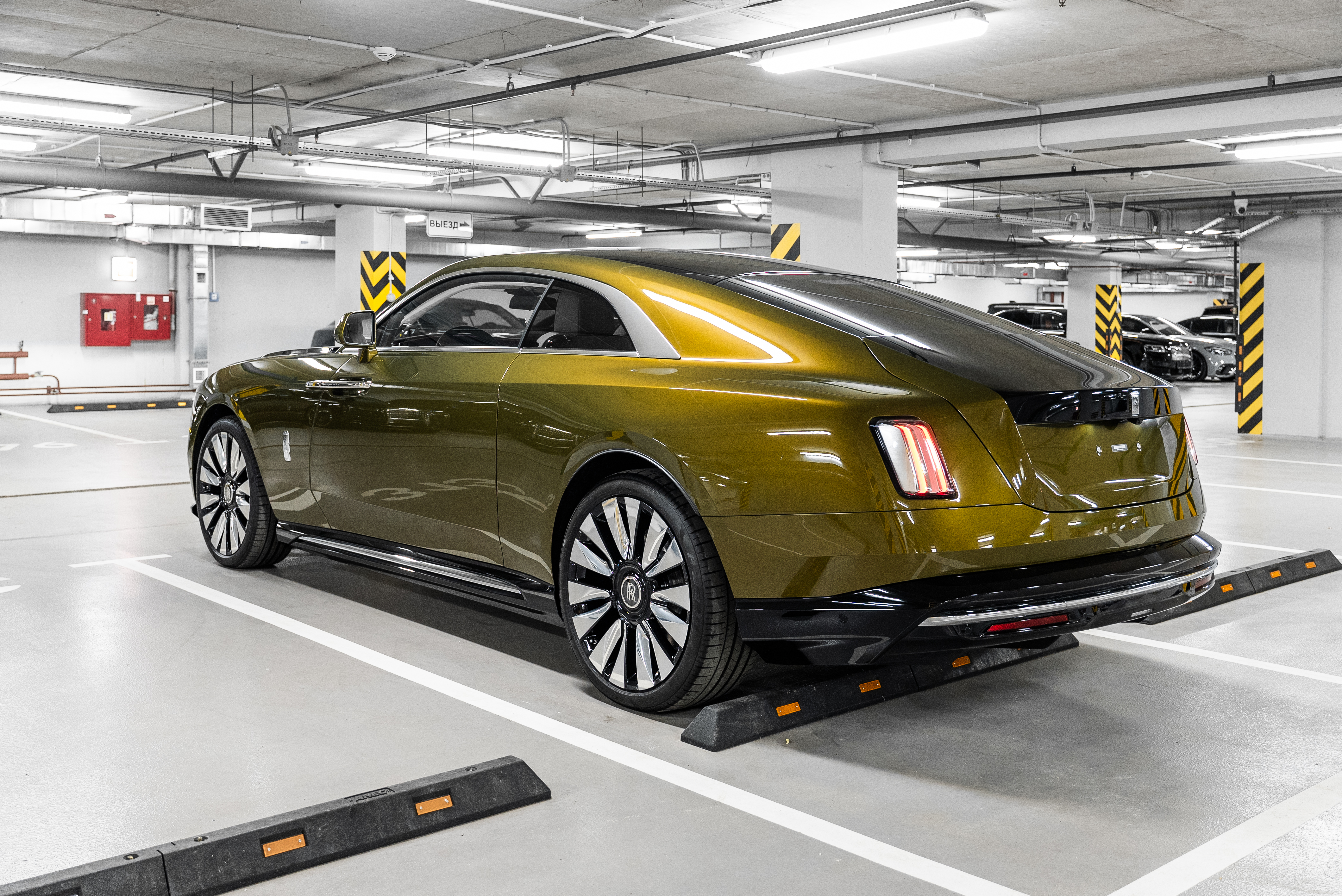 Rolls-Royce Spectre 2025 - фото 5