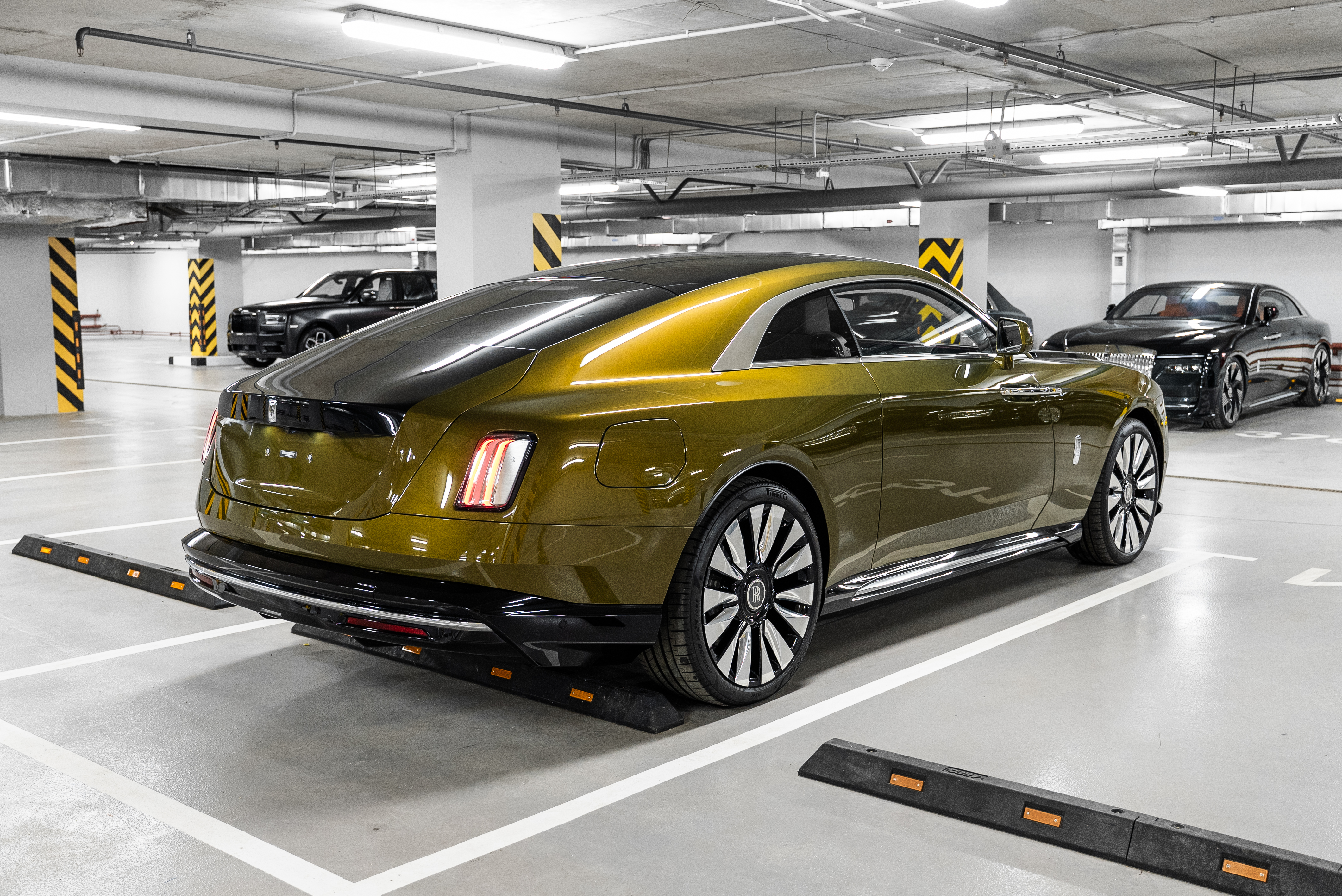 Rolls-Royce Spectre 2025 - фото 7