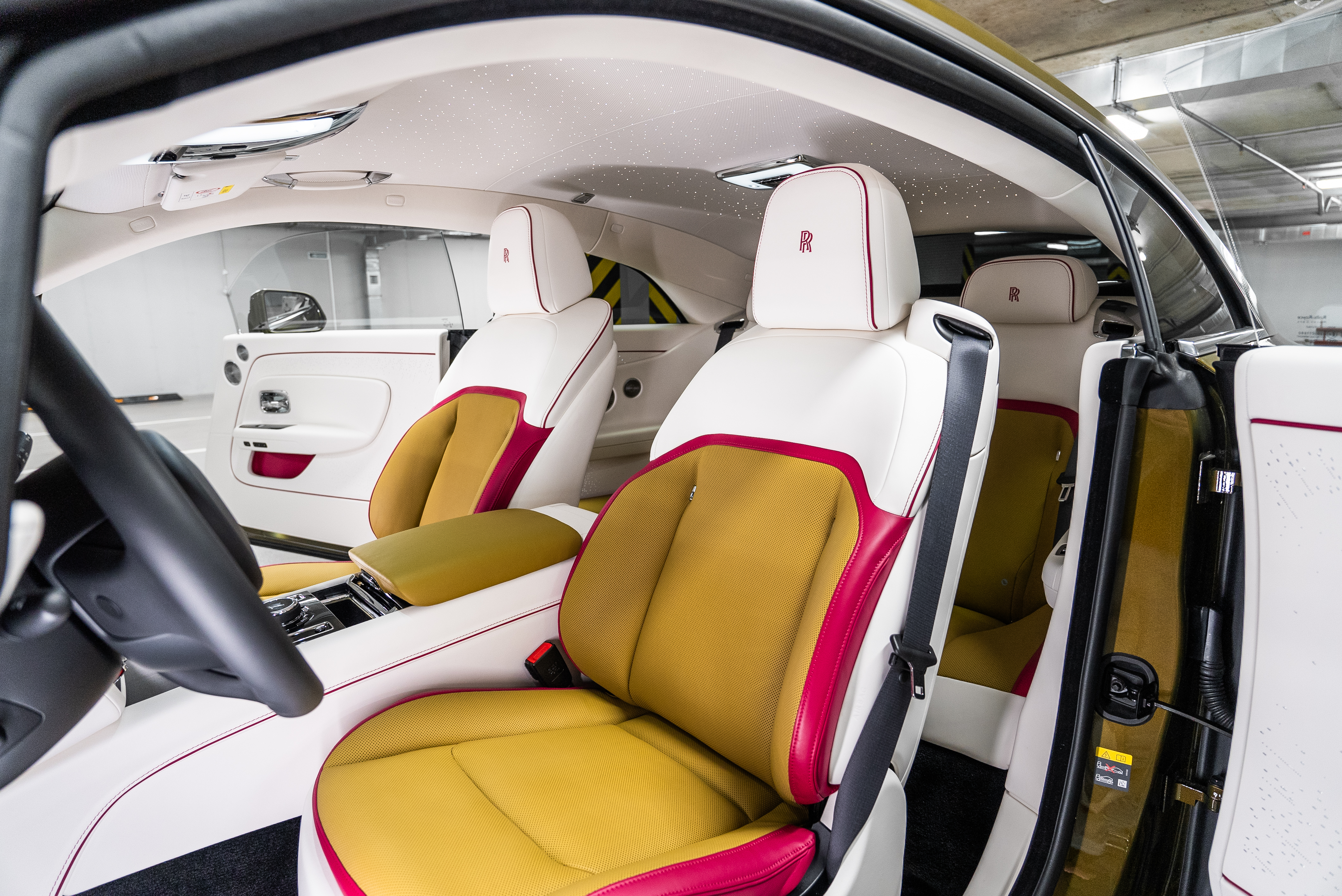 Rolls-Royce Spectre 2025 - фото 11