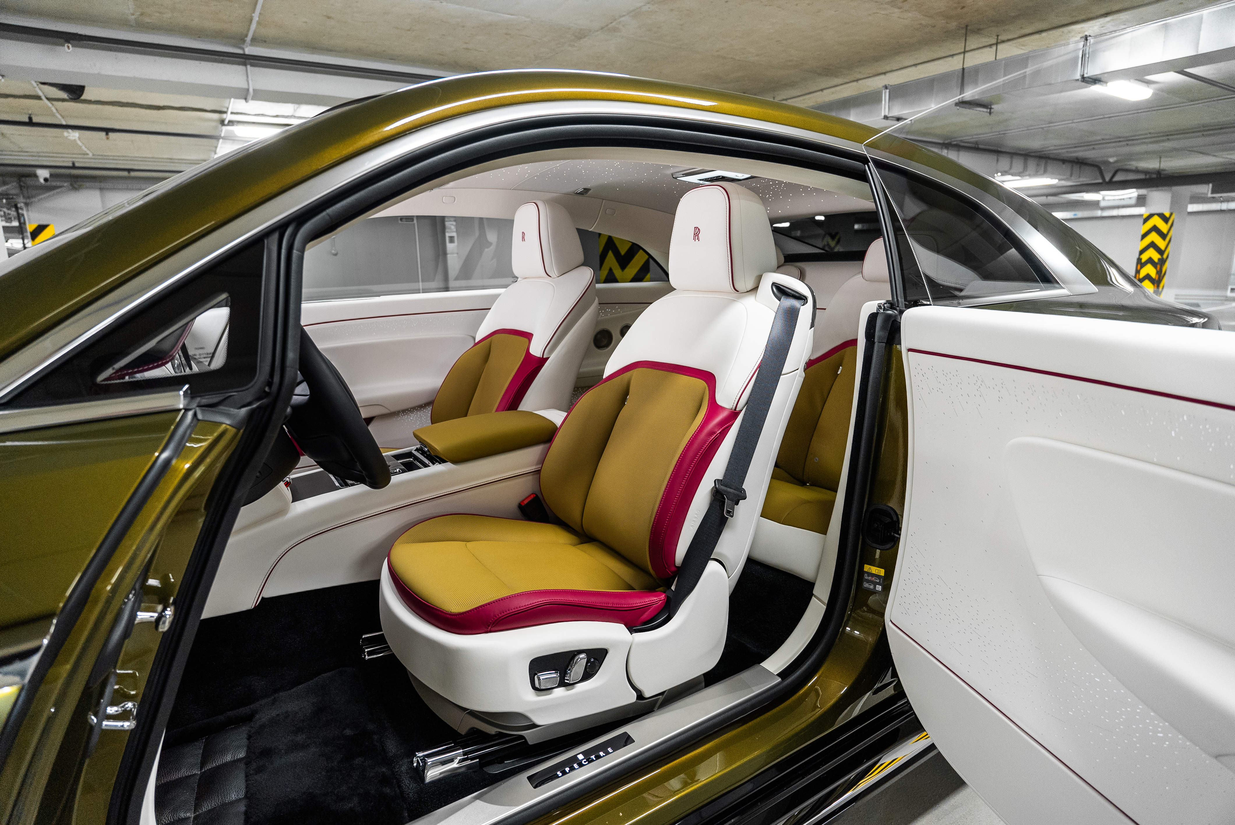 Rolls-Royce Spectre 2025 - фото 15
