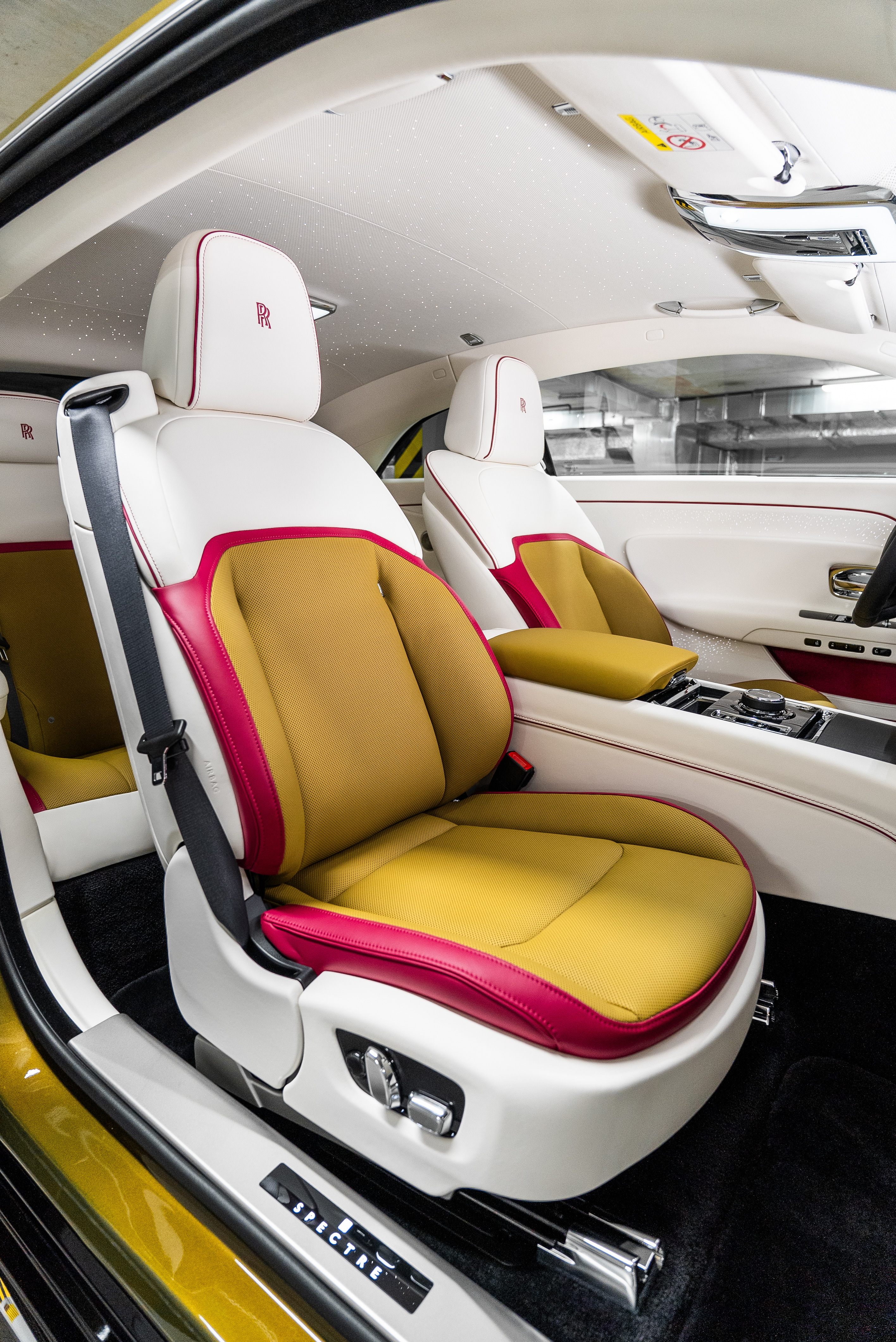 Rolls-Royce Spectre 2025 - фото 16