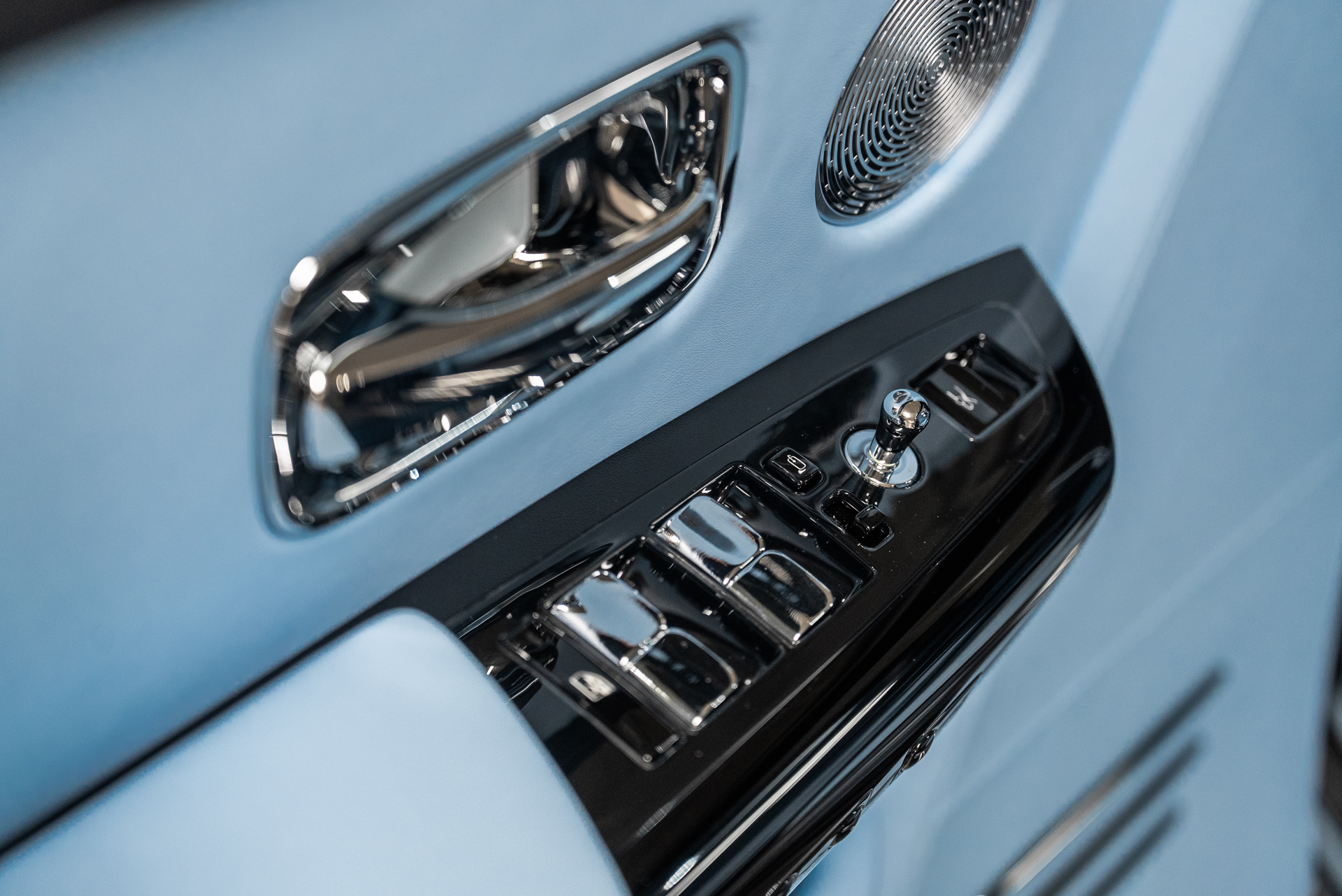 Rolls-Royce Phantom 2025 - фото 17