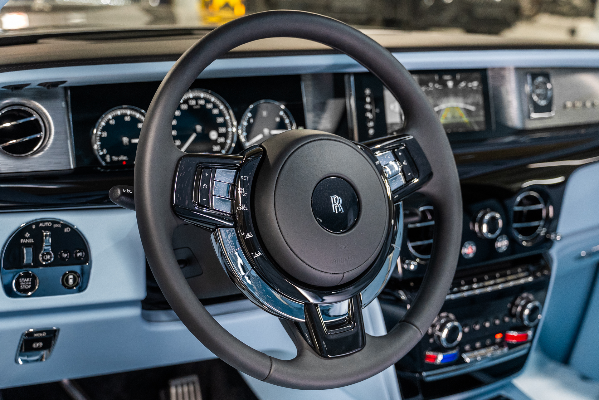 Rolls-Royce Phantom 2025 - фото 21