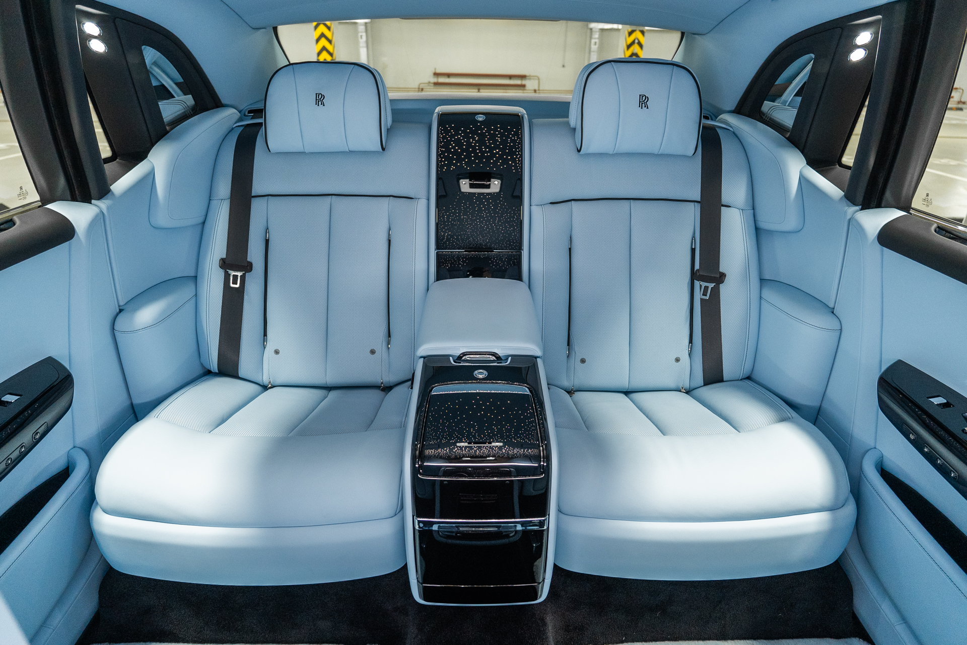 Rolls-Royce Phantom 2025 - фото 36