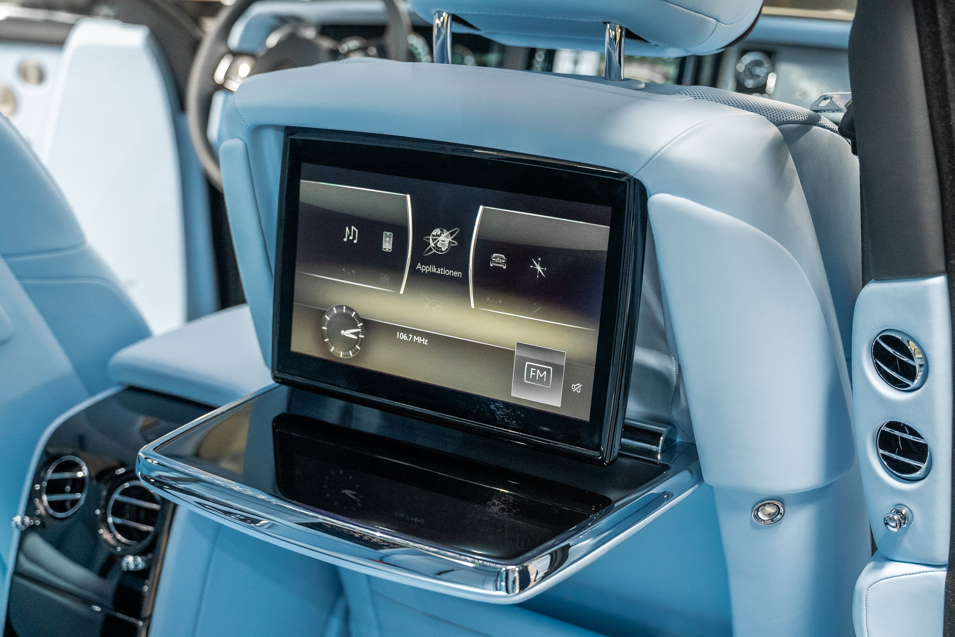 Rolls-Royce Phantom 2025 - фото 37