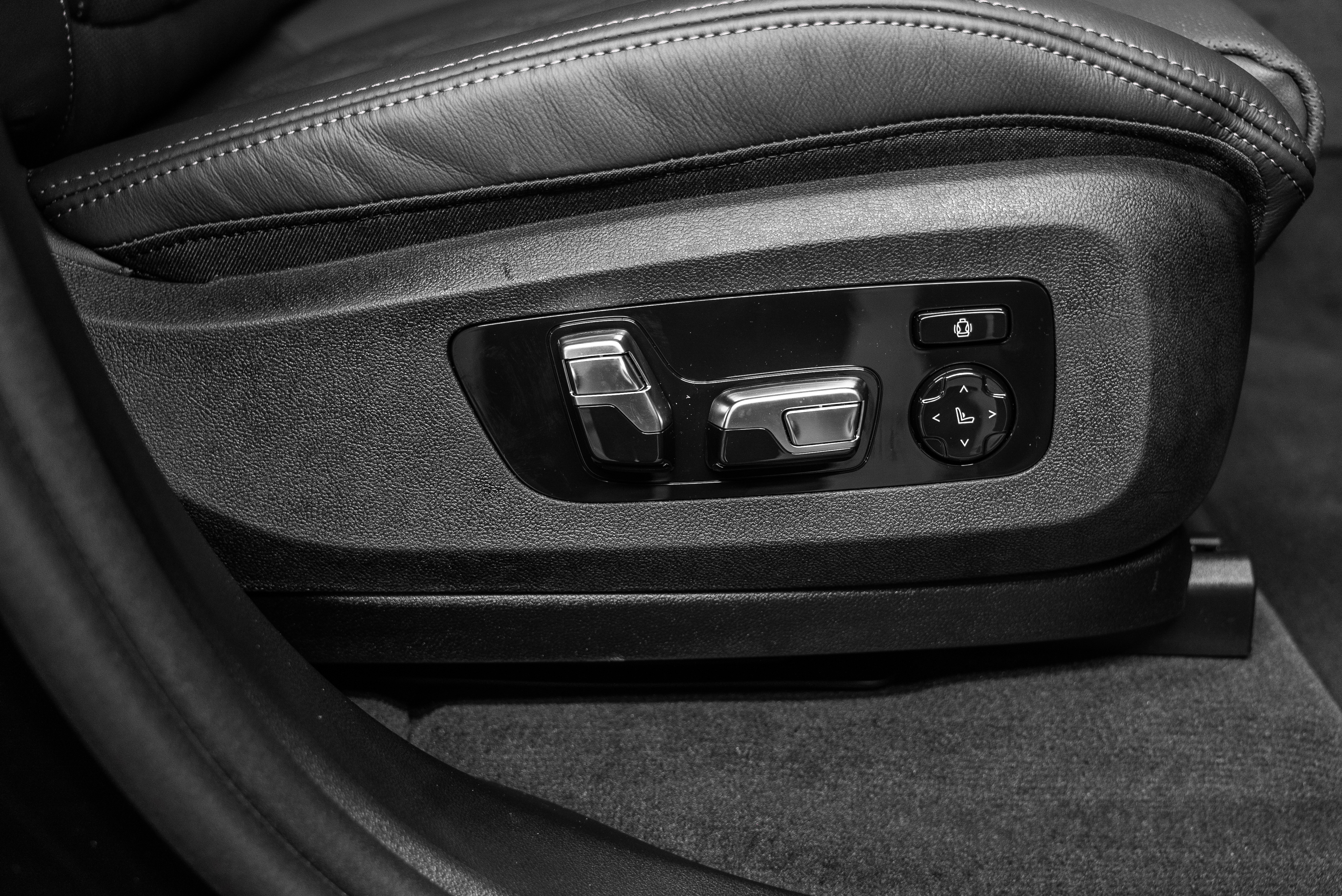 BMW X7 40d 2026 - фото 23