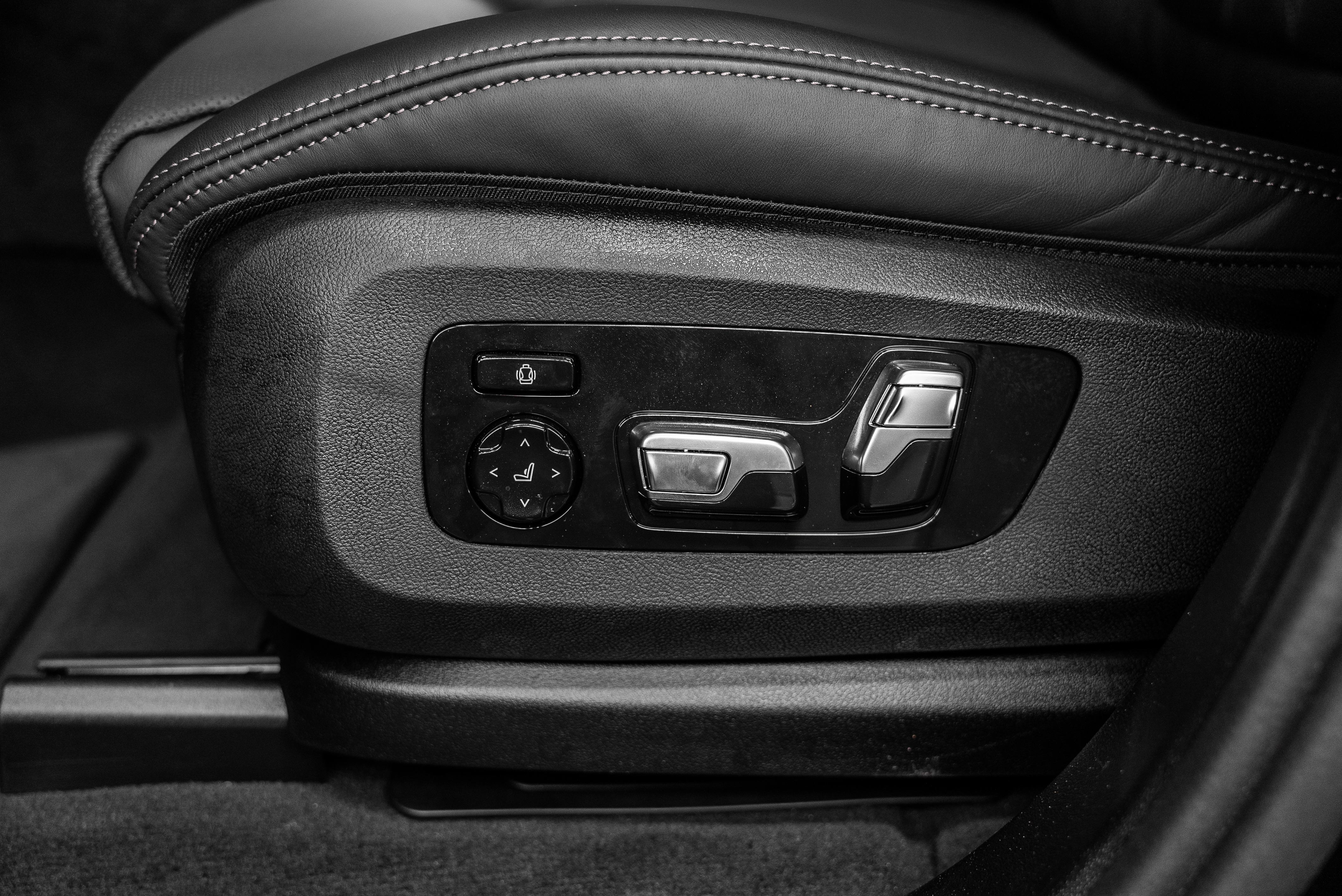 BMW X7 40d 2026 - фото 24