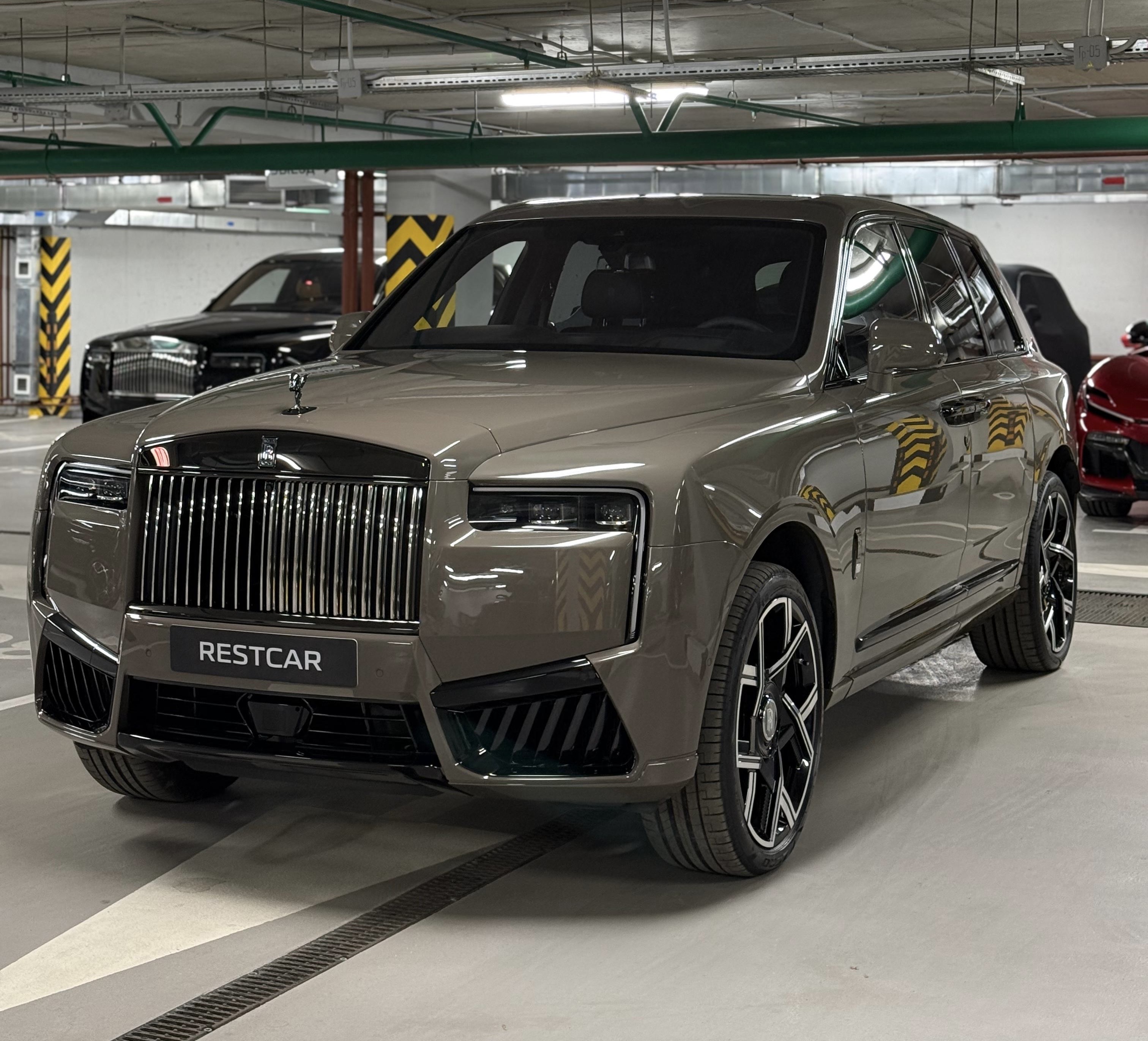 Rolls-Royce Cullinan Black Badge 2025