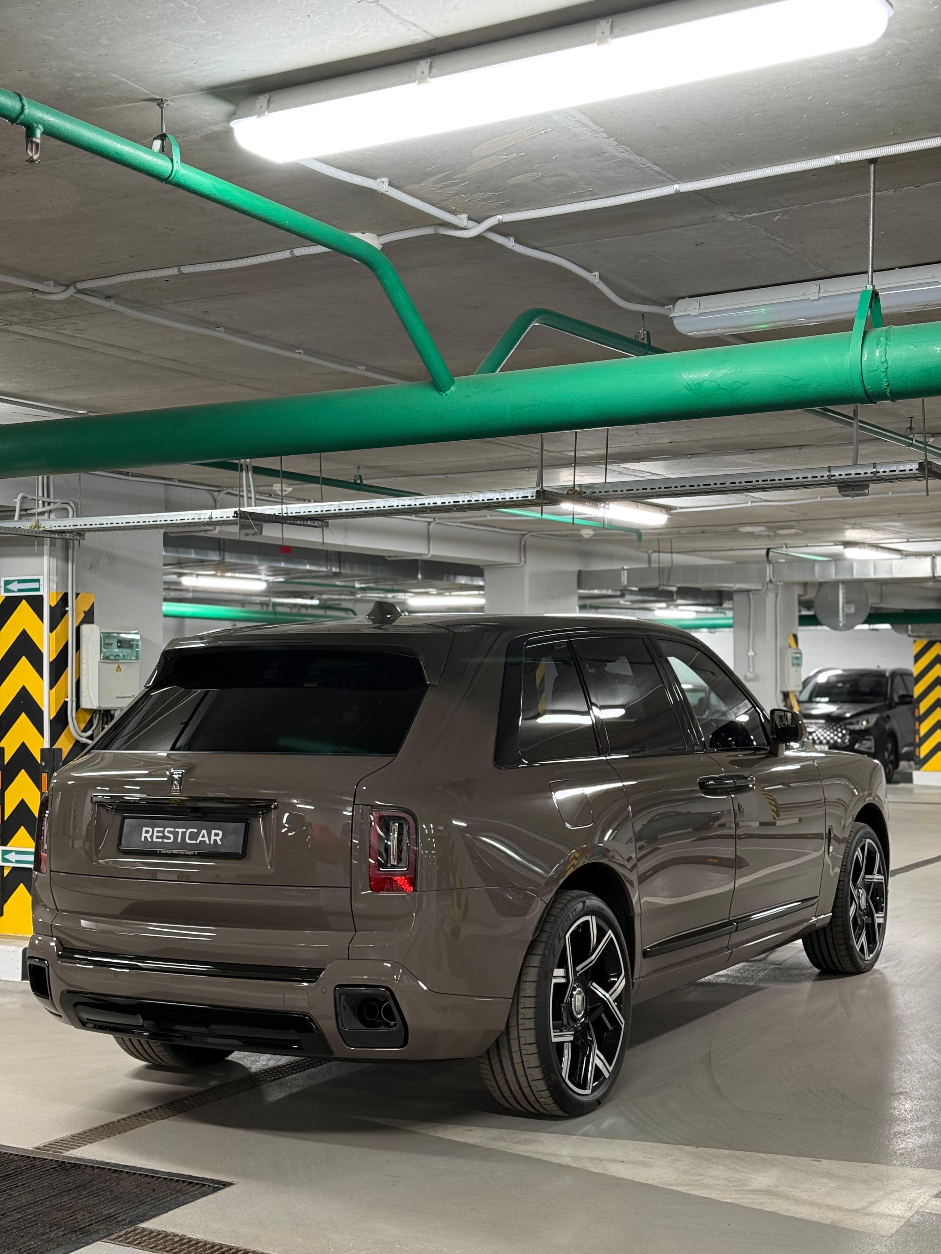 Rolls-Royce Cullinan Black Badge 2025 - фото 3